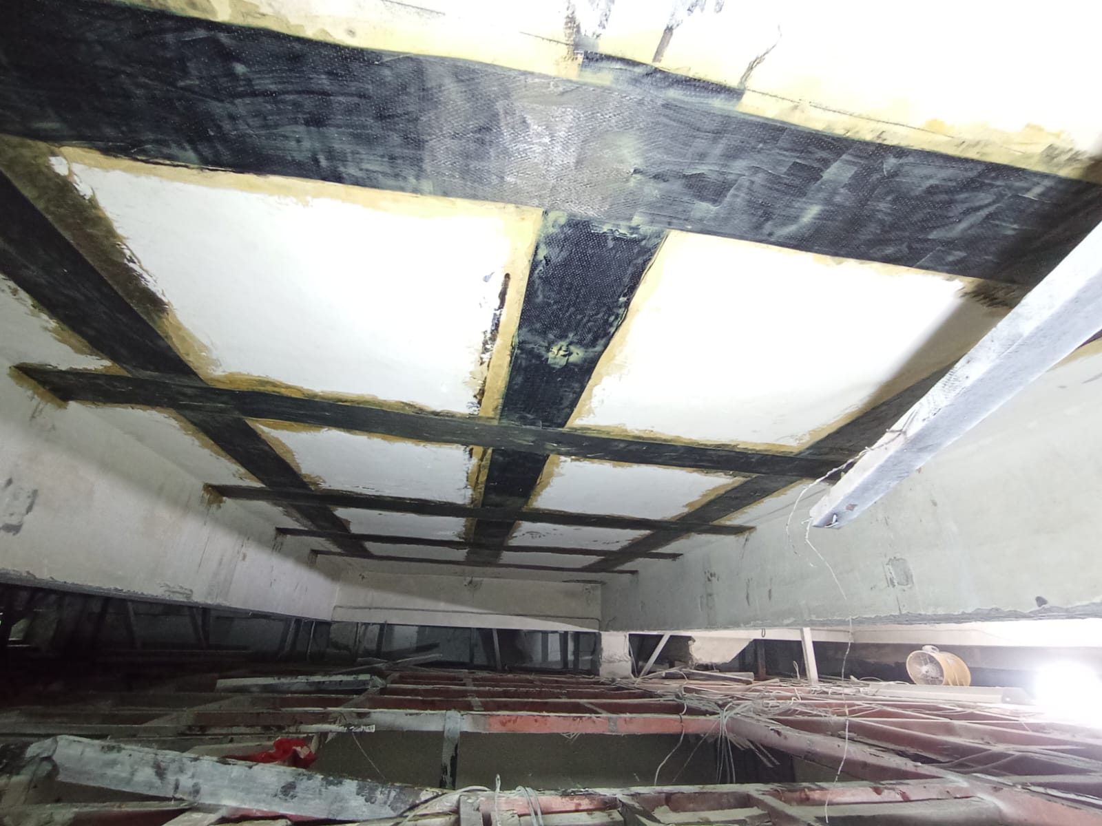 Perkuatan Struktur Membran FRP (Fiber Reinforced Polymer)